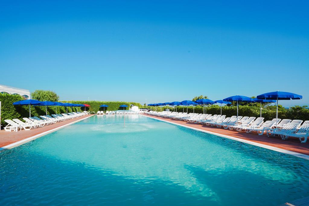 Torre Guaceto Greenblu Resort สเปคคิโอลา ภายนอก รูปภาพ